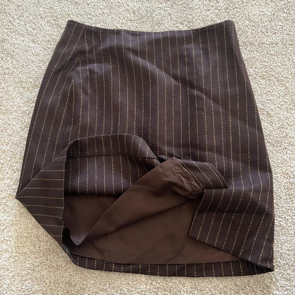 SOLDBanana Republic 100% Wool Brown Pinstripe Split Hem Mini Skirt size 2 - Picture 4 of 7